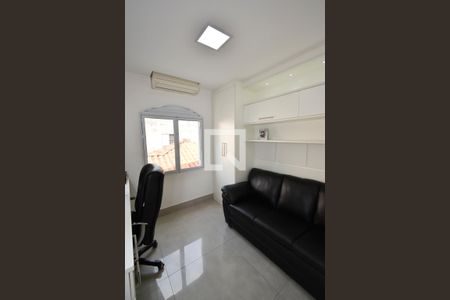 Casa à venda com 200m², 2 quartos e 3 vagasEscritório