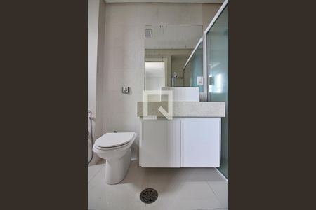 Apartamento à venda com 500m², 4 quartos e 6 vagasBanheiro da Suíte 1