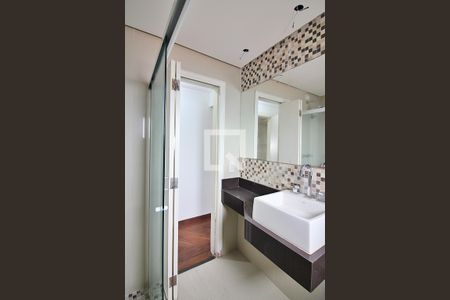 Apartamento à venda com 500m², 4 quartos e 6 vagasBanheiro da Suíte 2