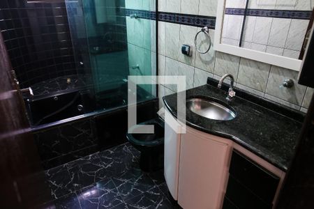 Casa à venda com 264m², 4 quartos e 6 vagas Casa à venda com 264m², 4 quartos e 6 vagasBanheiro da Suite