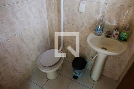 Casa à venda com 264m², 4 quartos e 6 vagas Casa à venda com 264m², 4 quartos e 6 vagasBanheiro da Garagem