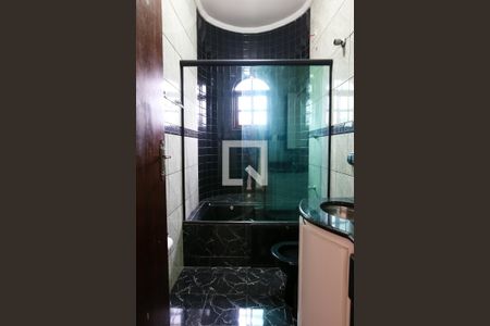 Casa à venda com 264m², 4 quartos e 6 vagas Casa à venda com 264m², 4 quartos e 6 vagasBanheiro da Suite