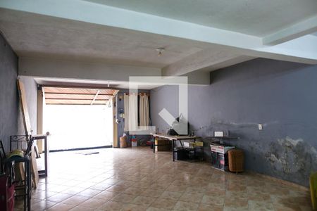 Casa à venda com 264m², 4 quartos e 6 vagas Casa à venda com 264m², 4 quartos e 6 vagasGaragem