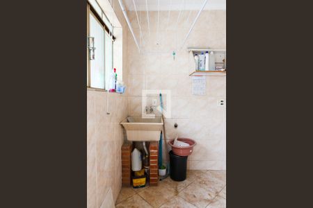 Casa à venda com 264m², 4 quartos e 6 vagas Casa à venda com 264m², 4 quartos e 6 vagasÁrea de Serviço