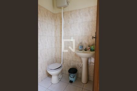 Casa à venda com 264m², 4 quartos e 6 vagas Casa à venda com 264m², 4 quartos e 6 vagasBanheiro da Garagem