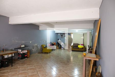 Casa à venda com 264m², 4 quartos e 6 vagas Casa à venda com 264m², 4 quartos e 6 vagasGaragem