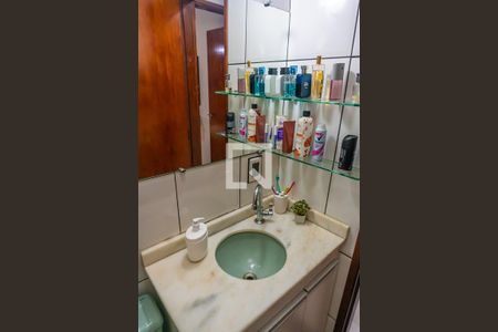 Casa de condomínio à venda com 104m², 2 quartos e 1 vagaBanheiro