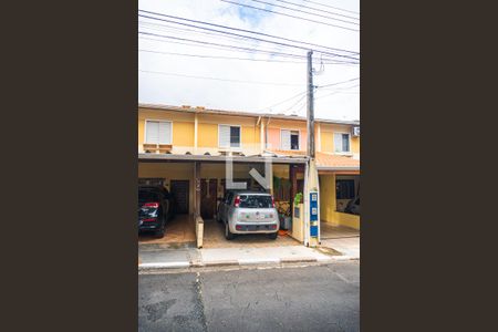Casa de condomínio à venda com 104m², 2 quartos e 1 vagaFachada