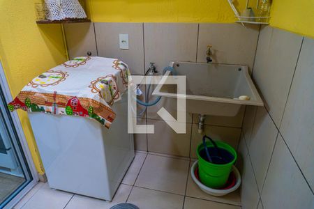 Casa de condomínio à venda com 104m², 2 quartos e 1 vagaÁrea de Serviço