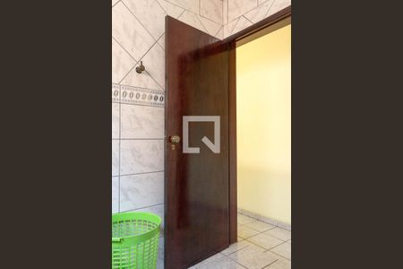 Casa à venda com 225m², 2 quartos e 7 vagasBanheiro