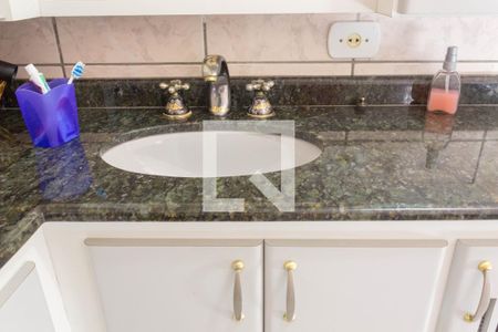 Casa à venda com 225m², 2 quartos e 7 vagasBanheiro da Suíte 1