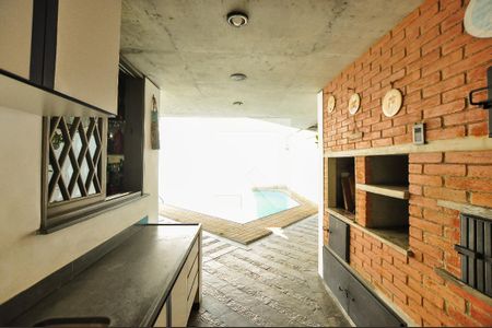 Casa à venda com 550m², 4 quartos e 4 vagas Casa à venda com 550m², 4 quartos e 4 vagasChurrasqueira