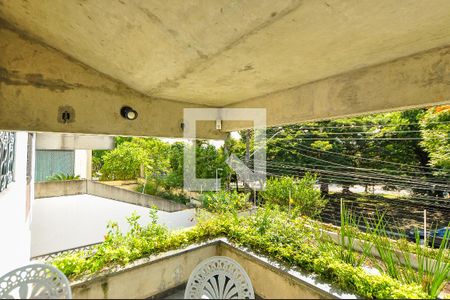 Casa à venda com 550m², 4 quartos e 4 vagas Casa à venda com 550m², 4 quartos e 4 vagasVaranda da Sala Íntima