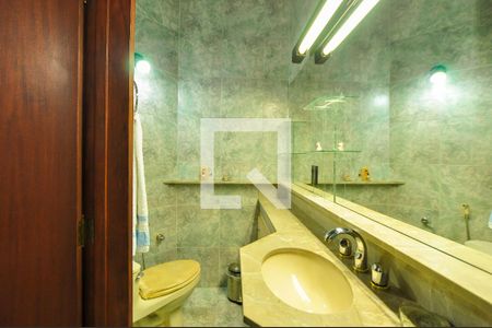 Casa à venda com 550m², 4 quartos e 4 vagas Casa à venda com 550m², 4 quartos e 4 vagasBanheiro da Suíte 2