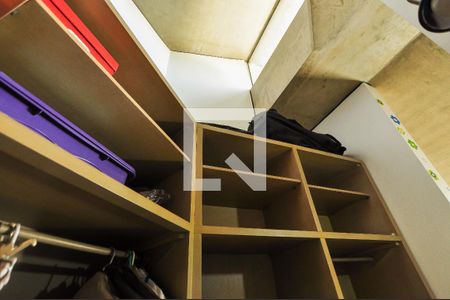 Casa à venda com 550m², 4 quartos e 4 vagas Casa à venda com 550m², 4 quartos e 4 vagasCloset da suíte 1