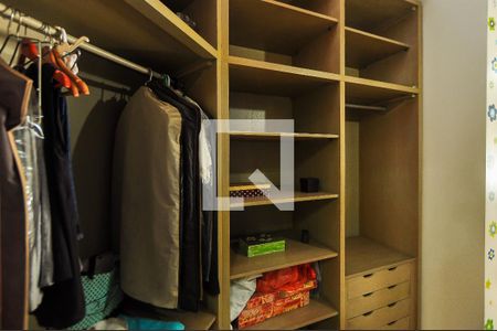 Casa à venda com 550m², 4 quartos e 4 vagas Casa à venda com 550m², 4 quartos e 4 vagasCloset da suíte 1