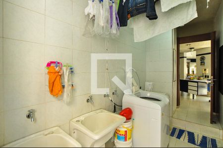 Casa à venda com 550m², 4 quartos e 4 vagas Casa à venda com 550m², 4 quartos e 4 vagasÁrea de Serviço