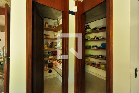 Casa à venda com 550m², 4 quartos e 4 vagas Casa à venda com 550m², 4 quartos e 4 vagasCozinha