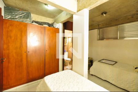 Casa à venda com 550m², 4 quartos e 4 vagas Casa à venda com 550m², 4 quartos e 4 vagasQuarto de Serviço