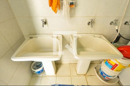 Casa à venda com 550m², 4 quartos e 4 vagas Casa à venda com 550m², 4 quartos e 4 vagasÁrea de Serviço