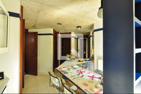 Casa à venda com 550m², 4 quartos e 4 vagas Casa à venda com 550m², 4 quartos e 4 vagasCozinha