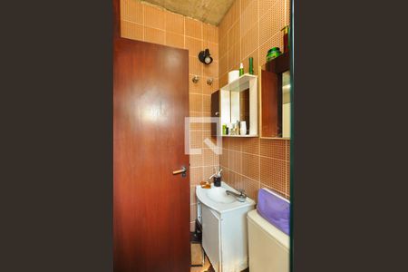 Casa à venda com 550m², 4 quartos e 4 vagas Casa à venda com 550m², 4 quartos e 4 vagasBanheiro de serviço