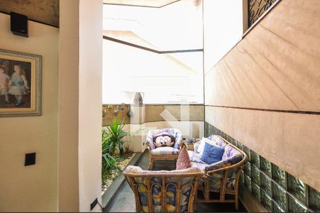 Casa à venda com 550m², 4 quartos e 4 vagas Casa à venda com 550m², 4 quartos e 4 vagasSala Jardim de Inverno