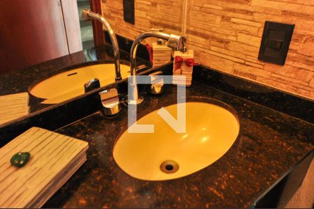 Casa à venda com 550m², 4 quartos e 4 vagas Casa à venda com 550m², 4 quartos e 4 vagasLavabo