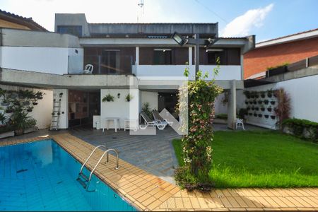 Casa à venda com 550m², 4 quartos e 4 vagas Casa à venda com 550m², 4 quartos e 4 vagasFachada