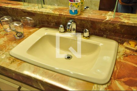 Casa à venda com 550m², 4 quartos e 4 vagas Casa à venda com 550m², 4 quartos e 4 vagasBanheiro da Suíte 1