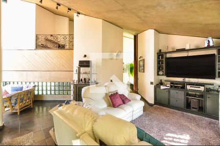 Casa à venda com 550m², 4 quartos e 4 vagas Casa à venda com 550m², 4 quartos e 4 vagasSala Íntima