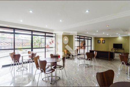 Apartamento à venda com 120m², 3 quartos e 2 vagas Apartamento à venda com 120m², 3 quartos e 2 vagasÁrea comum - Salão de festas