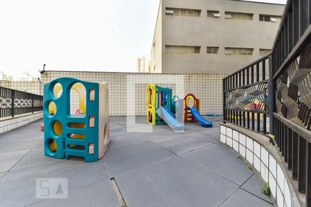 Apartamento à venda com 120m², 3 quartos e 2 vagas Apartamento à venda com 120m², 3 quartos e 2 vagasÁrea comum - Playground
