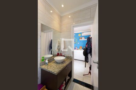 Casa à venda com 300m², 3 quartos e 5 vagasBanheiro Suíte 1