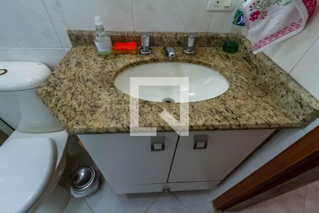 Casa à venda com 272m², 4 quartos e 3 vagas Casa à venda com 272m², 4 quartos e 3 vagasBanheiro Social