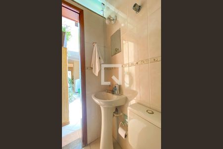 Casa à venda com 272m², 4 quartos e 3 vagas Casa à venda com 272m², 4 quartos e 3 vagasBanheiro de Serviço