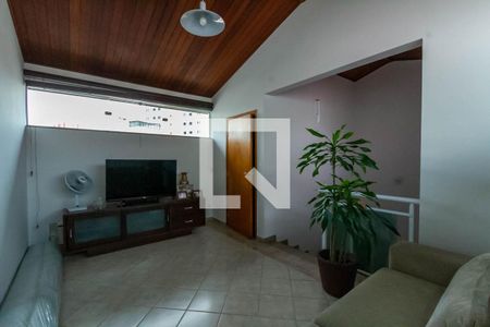 Casa à venda com 272m², 4 quartos e 3 vagas Casa à venda com 272m², 4 quartos e 3 vagasSótão