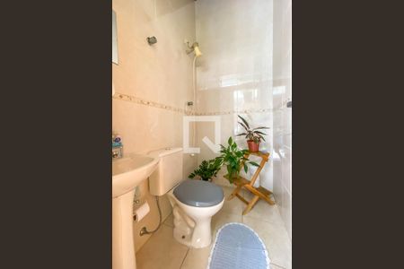 Casa à venda com 272m², 4 quartos e 3 vagas Casa à venda com 272m², 4 quartos e 3 vagasBanheiro de Serviço