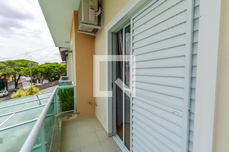 Casa à venda com 272m², 4 quartos e 3 vagas Casa à venda com 272m², 4 quartos e 3 vagasVaranda da Suíte 1