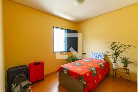 Casa à venda com 272m², 4 quartos e 3 vagas Casa à venda com 272m², 4 quartos e 3 vagasQuarto 1