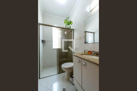 Casa à venda com 272m², 4 quartos e 3 vagas Casa à venda com 272m², 4 quartos e 3 vagasBanheiro Social