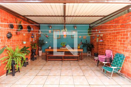 Casa à venda com 300m², 3 quartos e 2 vagas Casa à venda com 300m², 3 quartos e 2 vagasÁrea externa