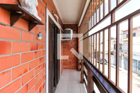 Casa à venda com 300m², 3 quartos e 2 vagas Casa à venda com 300m², 3 quartos e 2 vagasVaranda