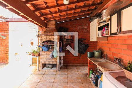 Casa à venda com 300m², 3 quartos e 2 vagas Casa à venda com 300m², 3 quartos e 2 vagasÁrea de Serviço