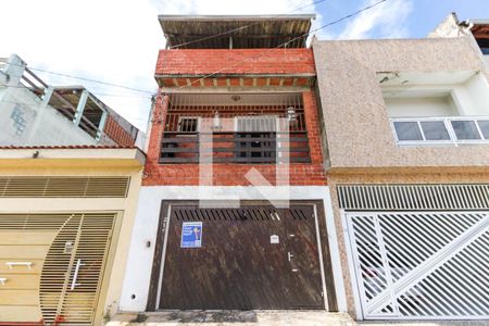 Casa à venda com 300m², 3 quartos e 2 vagas Casa à venda com 300m², 3 quartos e 2 vagasFachada