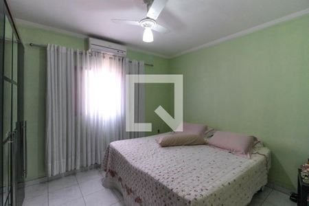 Casa à venda com 300m², 3 quartos e 2 vagas Casa à venda com 300m², 3 quartos e 2 vagasQuarto 3 - Suíte