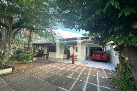 Casa à venda com 160m², 3 quartos e 2 vagasFachada