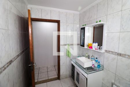 Casa à venda com 225m², 4 quartos e 3 vagasBanheiro 1