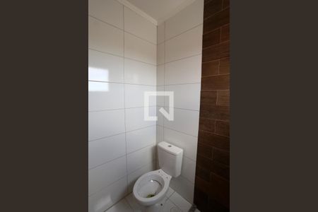 Casa de condomínio à venda com 64m², 2 quartos e 1 vagaBanheiro da Suíte 1