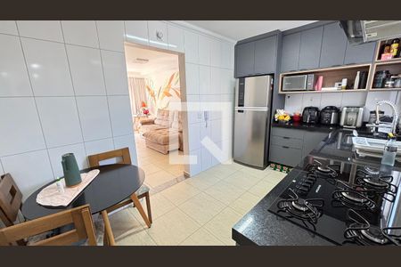 Apartamento à venda com 180m², 3 quartos e 2 vagasCozinha
